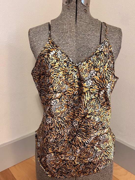 Moon Dance Size Large silky style tank - Picture 2 of 5